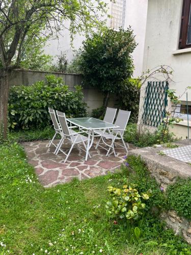 Terraza/balcón, HAK in Pontault-Combault Terraza/balcón, HAK in Pontault-Combault