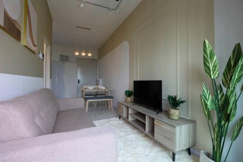 Guestroom, 5 Pax The Glenz New Cozy Homestay near Tanah Aina Cafe Guestroom, 5 Pax The Glenz New Cozy Homestay near Tanah Aina Cafe