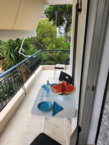 발코니/테라스, Queen Aspri apartment 3' min to the beach! in 안티키라 발코니/테라스, Queen Aspri apartment 3' min to the beach! in 안티키라