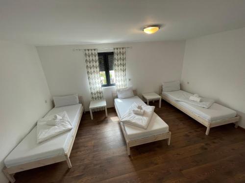 Zimmer im Haus zu Vermieten Lang/Kurzfristig in Burglengenfeld Zimmer im Haus zu Vermieten Lang/Kurzfristig in Burglengenfeld