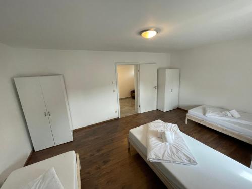 Zimmer im Haus zu Vermieten Lang/Kurzfristig in Burglengenfeld Zimmer im Haus zu Vermieten Lang/Kurzfristig in Burglengenfeld