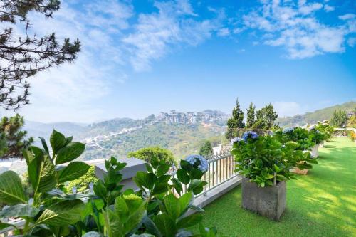Villa Đa Lat Luxury Khoi Nghia Bac Son Gan Cho Đem - Gan Ho Xuan Huong in Dalat Villa Đa Lat Luxury Khoi Nghia Bac Son Gan Cho Đem - Gan Ho Xuan Huong in Dalat