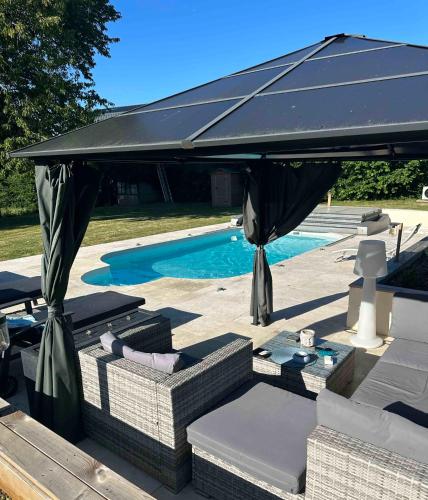 Swimming pool, Manoir de la Vente de Rouville in Boos Swimming pool, Manoir de la Vente de Rouville in Boos
