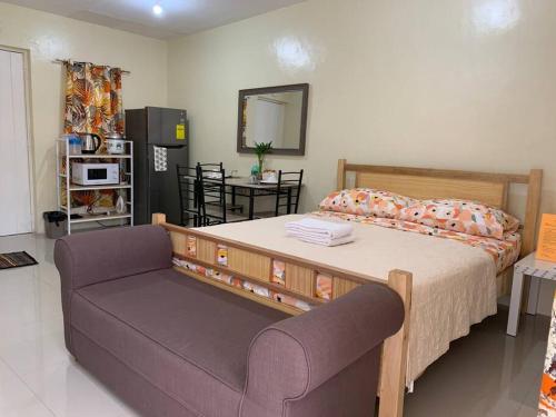 Guestroom, A comfy retreat in the heart of Orani, Bataan in Orani Guestroom, A comfy retreat in the heart of Orani, Bataan in Orani