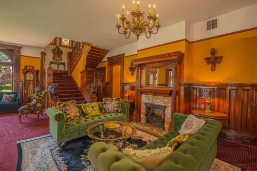 Orman Mansion - Pueblo's Most Luxurious Stay! in 梅薩章克申 Orman Mansion - Pueblo's Most Luxurious Stay! in 梅薩章克申
