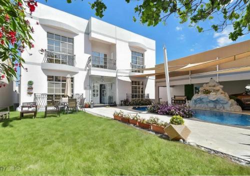 Luxury Private Pool Villa for families only in Madinat `Isa Luxury Private Pool Villa for families only in Madinat `Isa