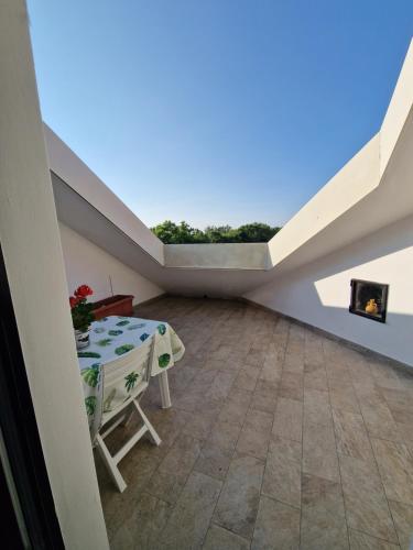 Balcony/terrace, Comfy Penthouse in Assago Balcony/terrace, Comfy Penthouse in Assago