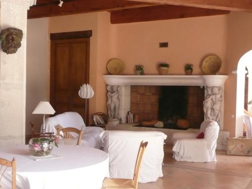 酒吧/高級酒吧, 貝爾杰里德雷堂酒店 (La Bergerie de l'etang) in 蒙泰爾 酒吧/高級酒吧, 貝爾杰里德雷堂酒店 (La Bergerie de l'etang) in 蒙泰爾