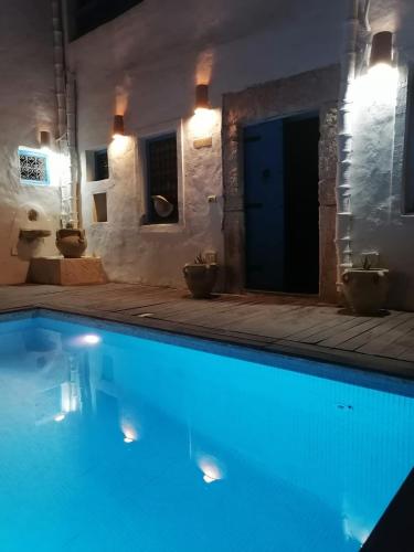 Kolam renang, Dar Michèle Djerba (Dar Michele Djerba) in Houmt Souk Kolam renang, Dar Michèle Djerba (Dar Michele Djerba) in Houmt Souk
