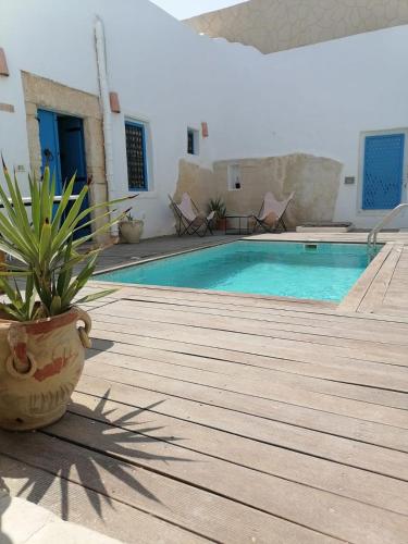 Kolam renang, Dar Michèle Djerba (Dar Michele Djerba) in Houmt Souk Kolam renang, Dar Michèle Djerba (Dar Michele Djerba) in Houmt Souk