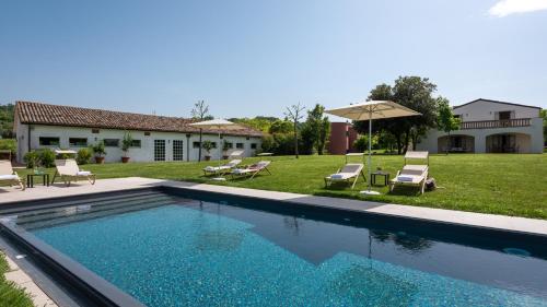 Swimming pool, La Casa nei Vigneti 10, Emma Villas in Catignano Swimming pool, La Casa nei Vigneti 10, Emma Villas in Catignano