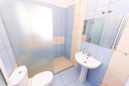 Bathroom, Intea Hotel in Golem Bathroom, Intea Hotel in Golem