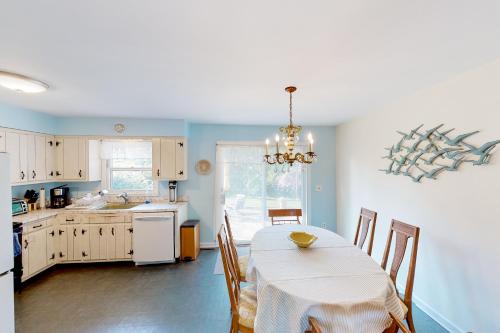 The Endless Summer Cottage in Cutchogue The Endless Summer Cottage in Cutchogue