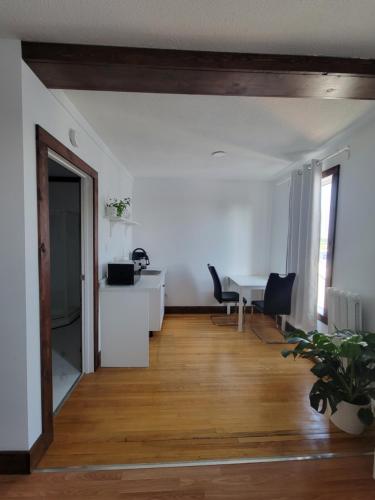 מטבח, Stone House Kenora in קנורה(או אן) מטבח, Stone House Kenora in קנורה(או אן)