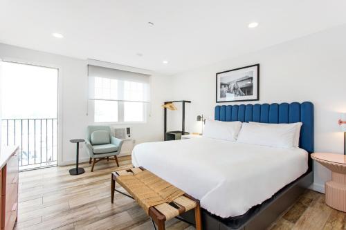 Grove Hotel in Fire Island (NY) Grove Hotel in Fire Island (NY)