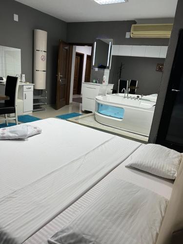 Family White Hotel in Гнилане Family White Hotel in Гнилане