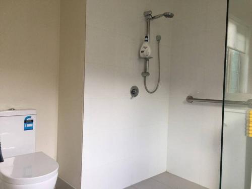 Walk to train station, cosy house +treadmill … in Point Cook Walk to train station, cosy house +treadmill … in Point Cook