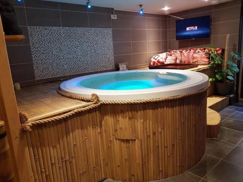 Pezsgőfürdő, Waterhill's Bed & Wellness in Dinteloord Pezsgőfürdő, Waterhill's Bed & Wellness in Dinteloord