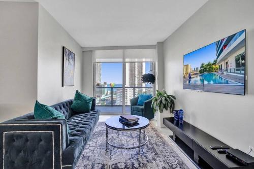 Gorgeous 4 BDRM Condo Stunning Views Beach Access