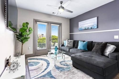 Luxury Buckhead Apartment in Lindridge-Martin Manor Luxury Buckhead Apartment in Lindridge-Martin Manor