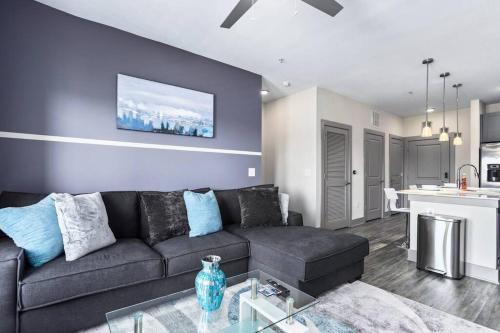Luxury Buckhead Apartment in Lindridge-Martin Manor Luxury Buckhead Apartment in Lindridge-Martin Manor
