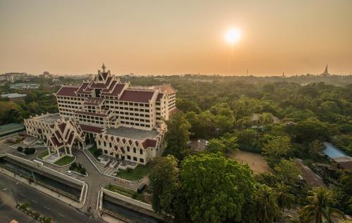 Facilities, Rose Garden Hotel near Kandawgyi Park Facilities, Rose Garden Hotel near Kandawgyi Park