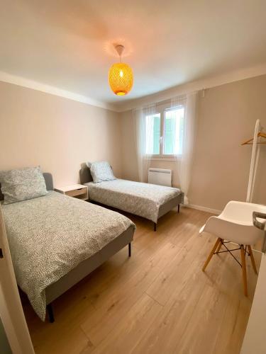 T3 NEUF centre village COLLOBRIERES