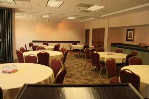 غرفة الاجتماعات/الاحتفالات, هامبتون إن نيو برن (Hampton Inn New Bern) in نيوبرن غرفة الاجتماعات/الاحتفالات, هامبتون إن نيو برن (Hampton Inn New Bern) in نيوبرن