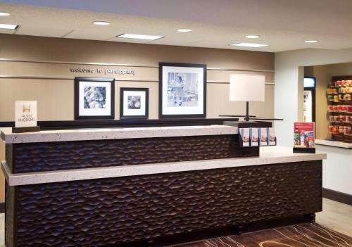 Lobby, Hampton Inn Parsippany in Parsippany (NJ) Lobby, Hampton Inn Parsippany in Parsippany (NJ)