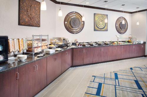 Létesítmények, DoubleTree by Hilton Baltimore - BWI Airport in Linthicum Csúcs Létesítmények, DoubleTree by Hilton Baltimore - BWI Airport in Linthicum Csúcs