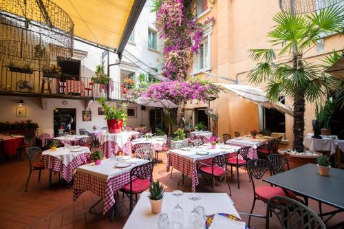 Εστιατόριο, Alessi Hotel Trattoria in Ντεσεντζάνο Ντελ Γκάρντα Εστιατόριο, Alessi Hotel Trattoria in Ντεσεντζάνο Ντελ Γκάρντα