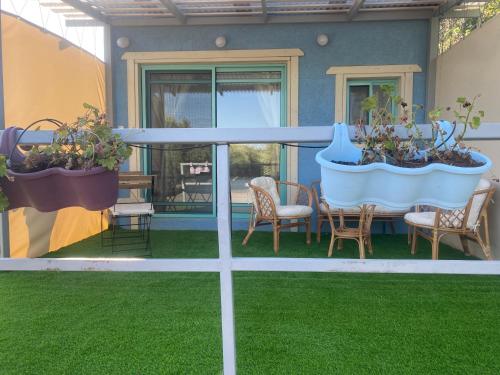 Kilátás, בקתה במטע מושב אליעד in Eliad Kilátás, בקתה במטע מושב אליעד in Eliad