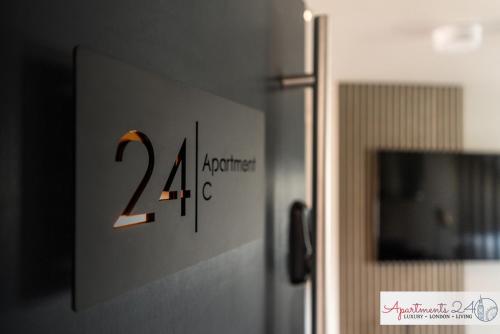 Entrance, Beautiful Studio Apartment - London near Hounslow Central Tube Station Entrance, Beautiful Studio Apartment - London near Hounslow Central Tube Station