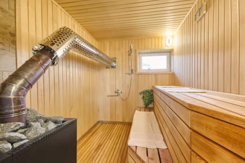 Dvi liepos in 普瓦奇艾 Dvi liepos in 普瓦奇艾