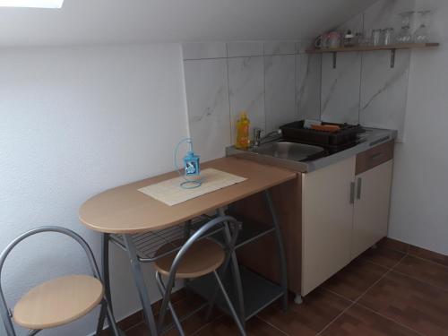 keuken, APARTMANI BONACA - VODICE in Vodice keuken, APARTMANI BONACA - VODICE in Vodice