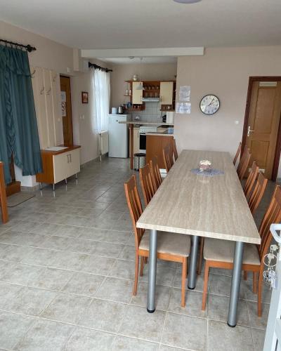 Erdőgyöngye Vendégház CSÖDE (Erdogyongye Vendeghaz CSODE) in Szatta Erdőgyöngye Vendégház CSÖDE (Erdogyongye Vendeghaz CSODE) in Szatta