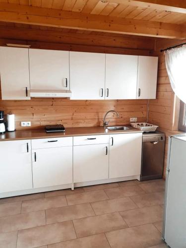 Domki nad jeziorem Pławniowice (Domki nad jeziorem Plawniowice) in Niewiesze Domki nad jeziorem Pławniowice (Domki nad jeziorem Plawniowice) in Niewiesze