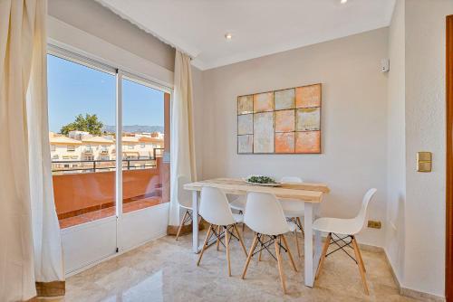 Magnifico atico de 3 dormitorios in Las Lagunas Magnifico atico de 3 dormitorios in Las Lagunas