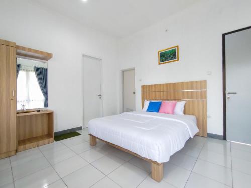 RedDoorz @ Batutulis Bogor Villa Papatong by M in Batutulis RedDoorz @ Batutulis Bogor Villa Papatong by M in Batutulis