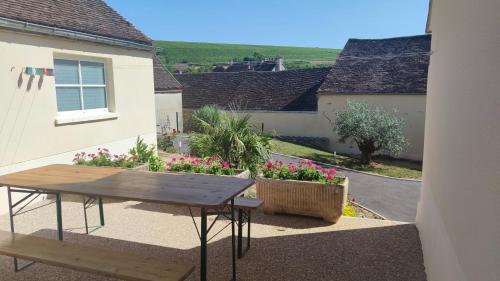 Balcony/terrace, GITE DE L'AETI JACUZZI PISCINE in Beine Balcony/terrace, GITE DE L'AETI JACUZZI PISCINE in Beine