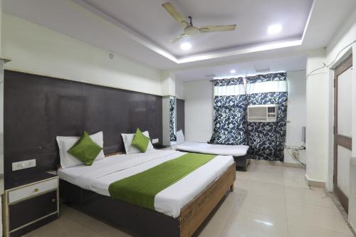 Hotel Dayal in Aminabad Hotel Dayal in Aminabad