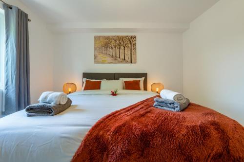 Ashview 7 - Heathrow - Royal Holloway - Free Parking