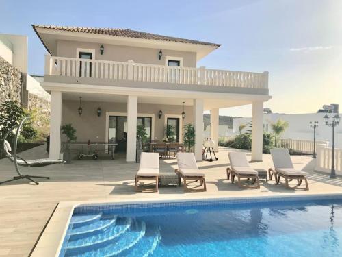 Villa Vista Bella Costa Adeje in ruhiger Villengegend mit Meerblick