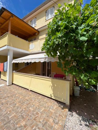 Apartments and Rooms Markovski in Rab Apartments and Rooms Markovski in Rab
