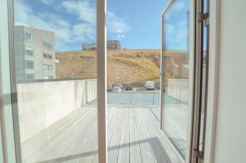 מרפסת, Breathtaking Views - New - 220m2 - 5 BR - Walks in Argir מרפסת, Breathtaking Views - New - 220m2 - 5 BR - Walks in Argir