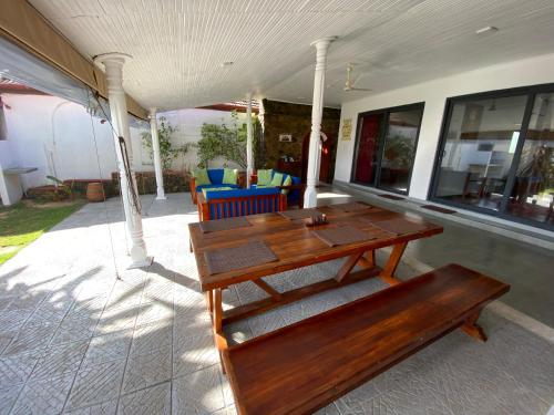 Balcony/terrace, Tropical Beach House, Hikkaduwa in Hikkaduwa Balcony/terrace, Tropical Beach House, Hikkaduwa in Hikkaduwa