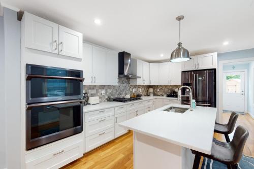 Kitchen, Parkside Charmer in Inman Park Kitchen, Parkside Charmer in Inman Park
