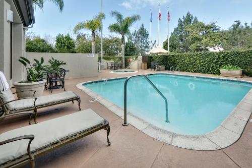 Swimming pool, Hilton Garden Inn San Diego Del Mar in Del Mar / Carmel Valley Swimming pool, Hilton Garden Inn San Diego Del Mar in Del Mar / Carmel Valley