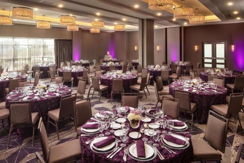 Sala de reuniões / Salões de baile, Embassy Suites by Hilton Charlotte Uptown in Charlotte City Center Sala de reuniões / Salões de baile, Embassy Suites by Hilton Charlotte Uptown in Charlotte City Center