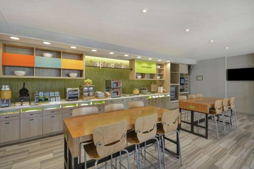 Eten en drinken, Home2 Suites by Hilton Clarksville Louisville North, IN in Clarksville Eten en drinken, Home2 Suites by Hilton Clarksville Louisville North, IN in Clarksville